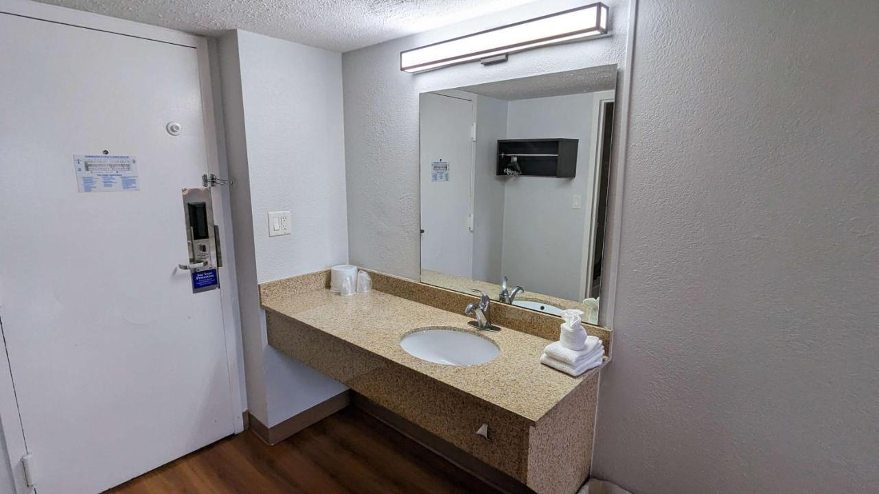 Motel 6-Framingham, Ma - Boston West Eksteriør bilde